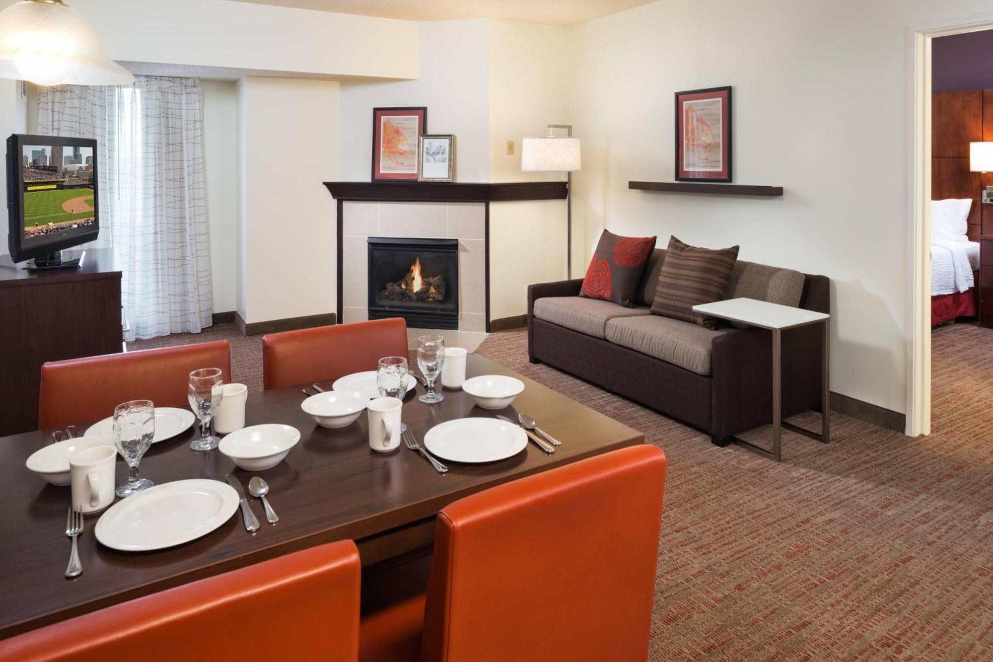 Residence Inn Minneapolis Downtown/City Center Екстер'єр фото